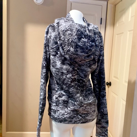 Lululemon Jacket - Picture 4 of 6